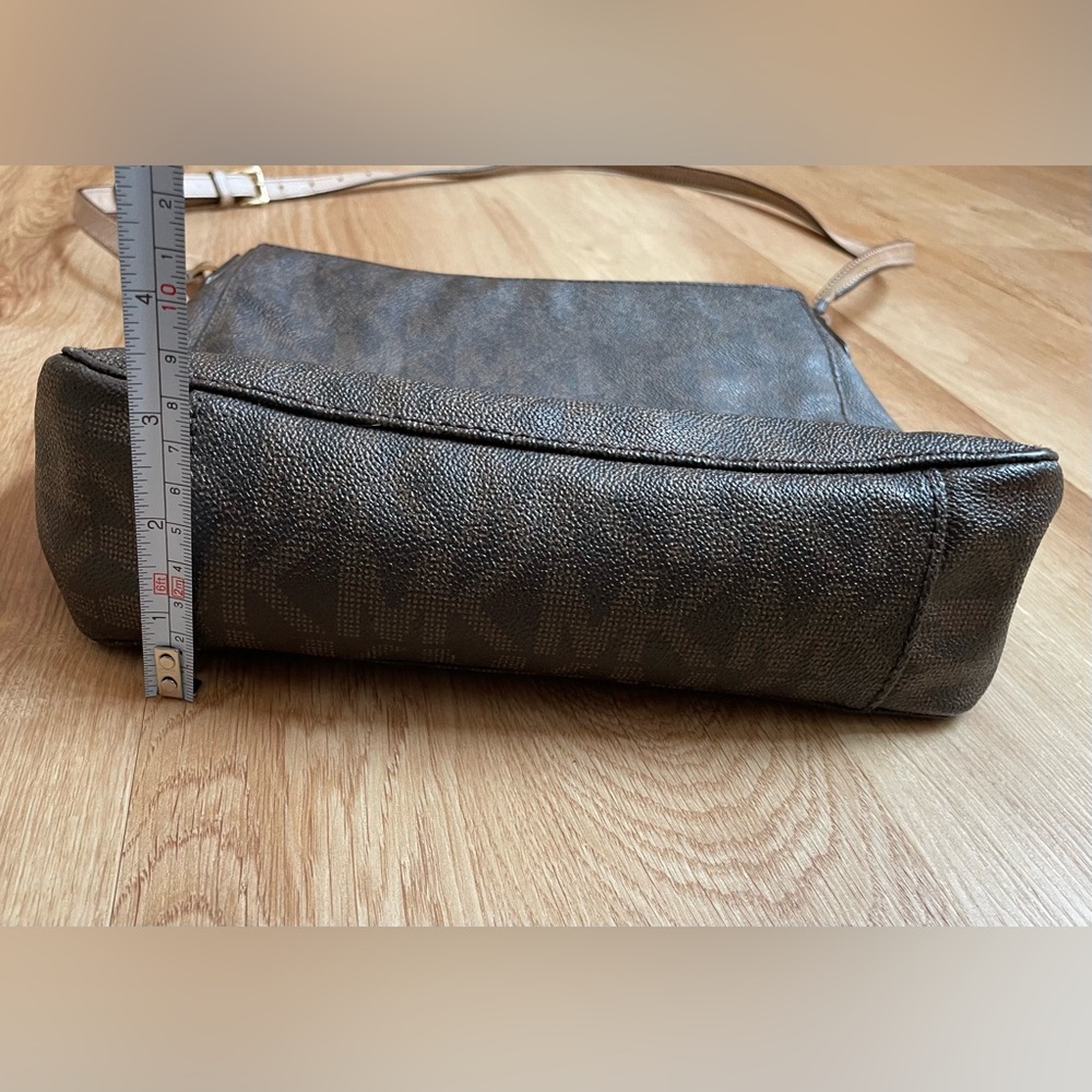 Michael Kors jet set travel large logo messenger bag crossbody brown gold $348 - Picture 8 of 13